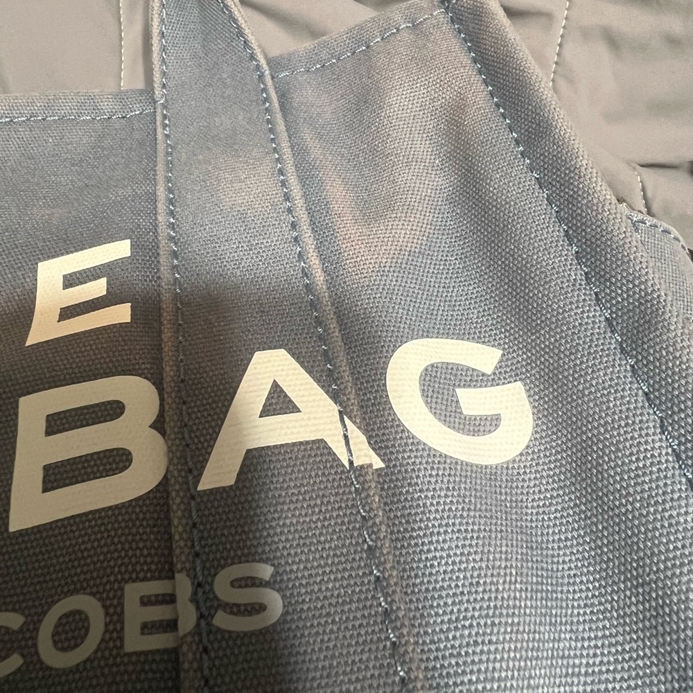 Marc Jacobs Medium Blue Tote Bag - Picture 14 of 15